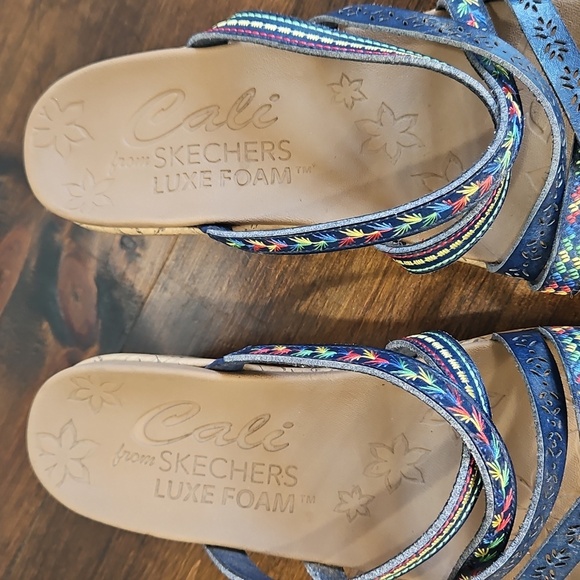Skechers Tan Sandals - Picture 6 of 11